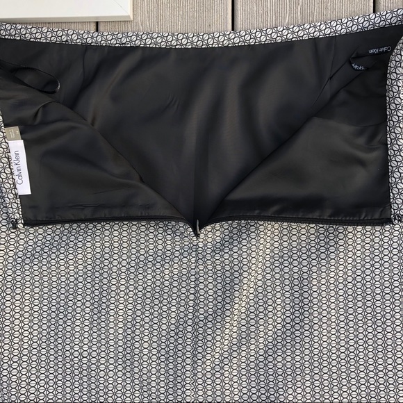 NWT CALVIN KLEIN pencil skirt, size 14. - Picture 8 of 9